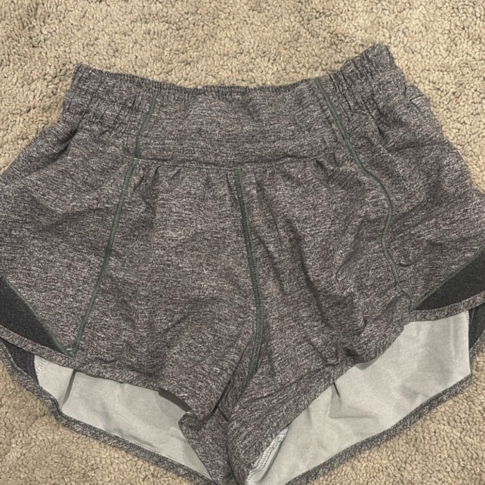 LuLulemon hotty hot low rise shorts